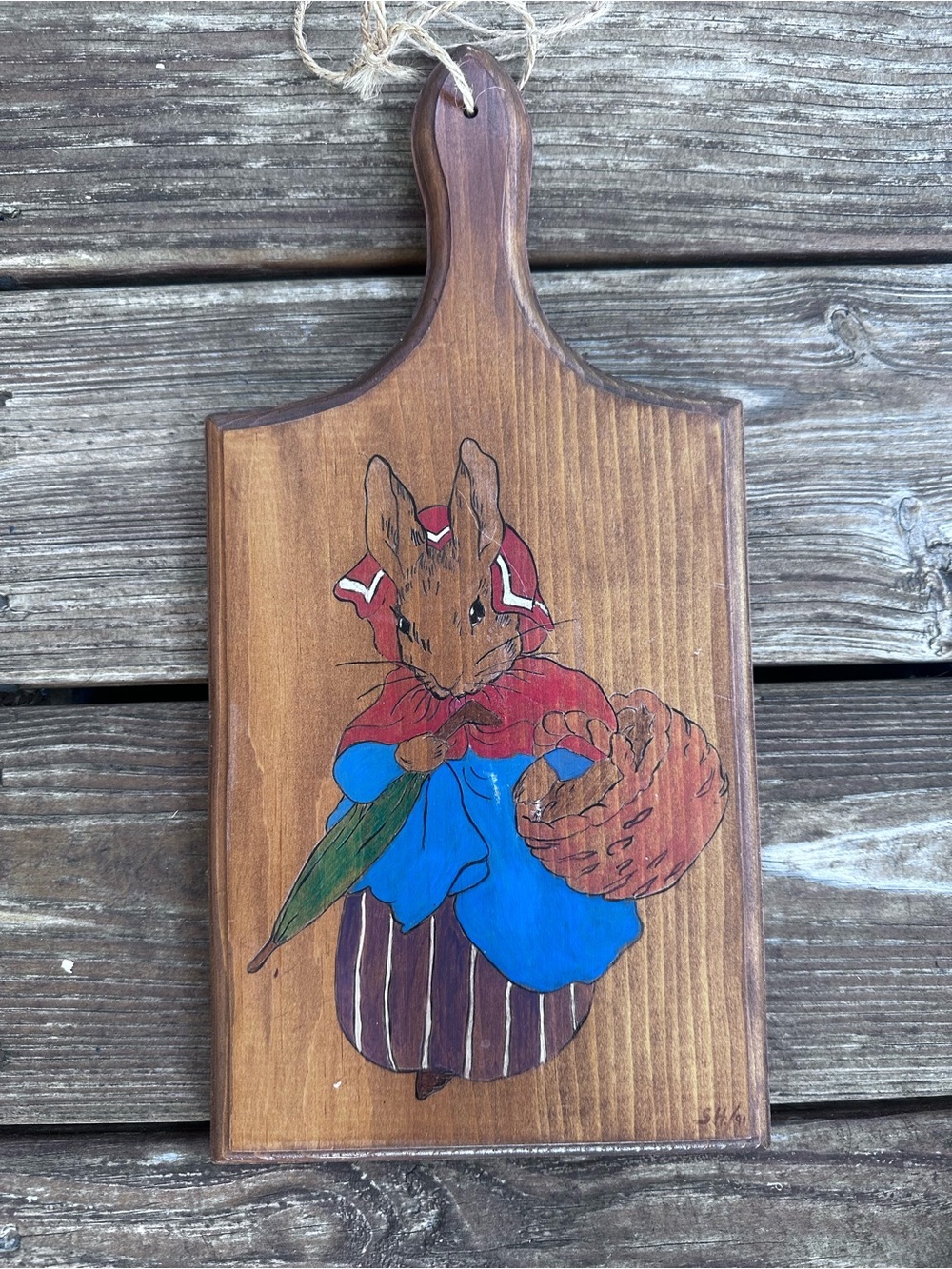 Primitive folk art Hand-Painted wooden cutting board Rabbit  design - Picture 6 of 6